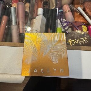 Jaclyn cosmetics highlighter